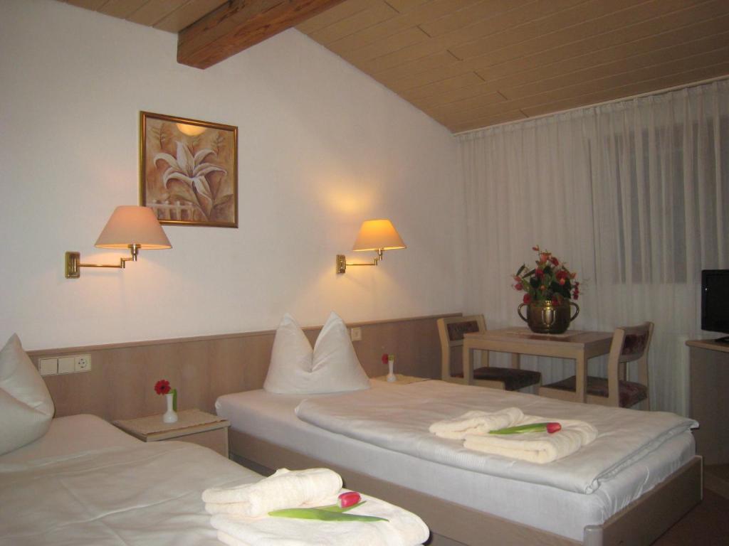 Zum Floesser Neckartenzlingen Kamer foto